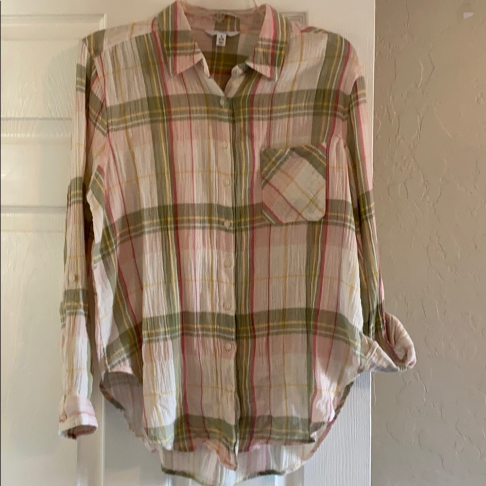 Soft plaid button up